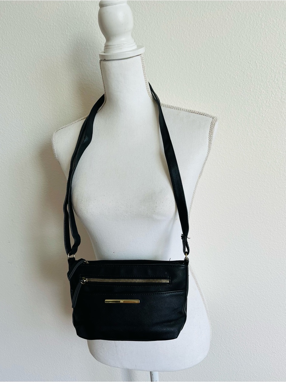 Liz Claiborne Black Crossbody Bag with Gold Hardware